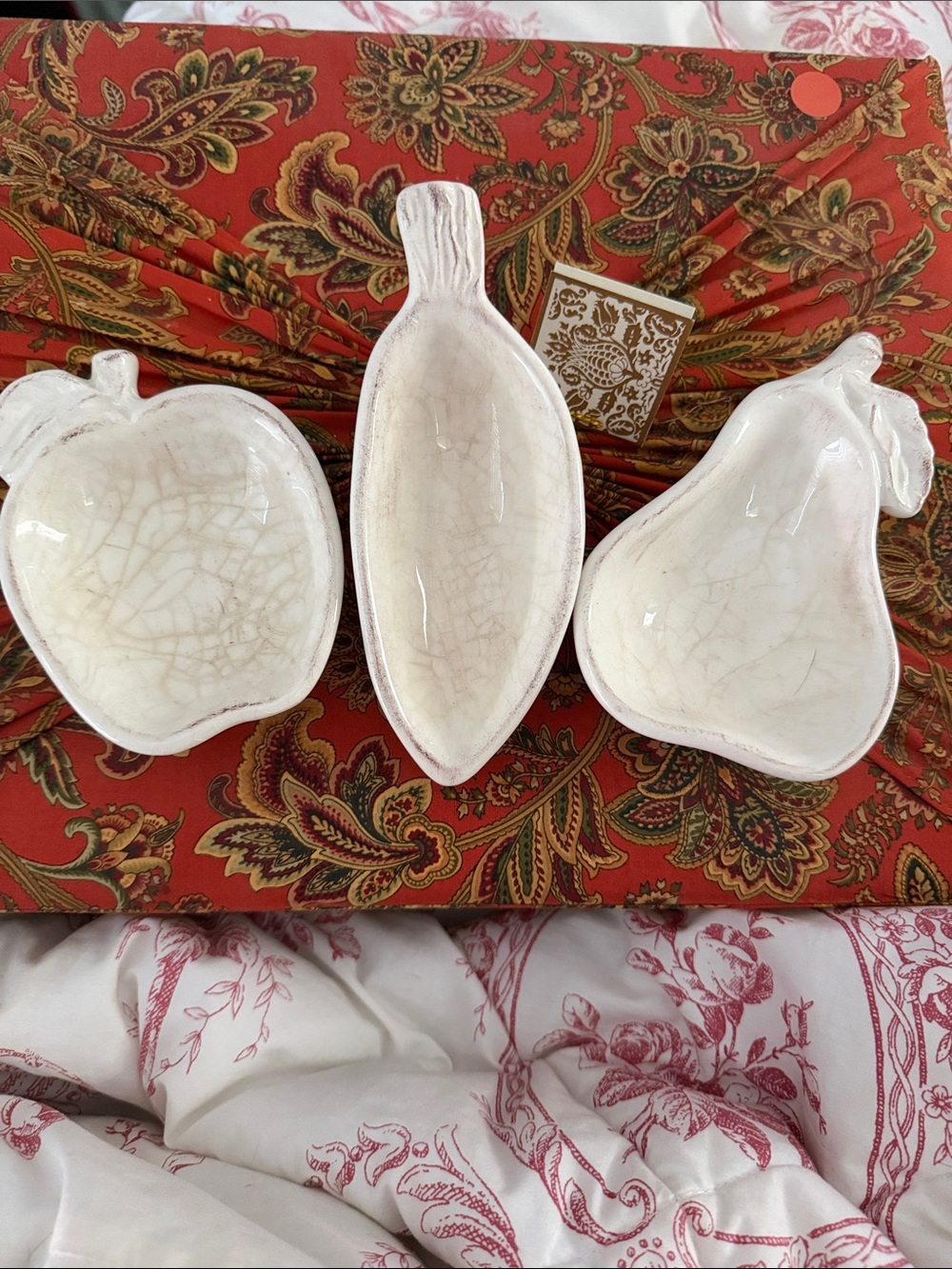 fruit-shaped trays, made in Italy